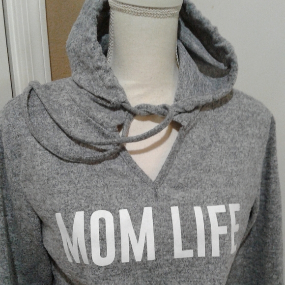 🌺 Like New Violet & Ruby Gray Maternity Hoodie - Picture 2 of 9